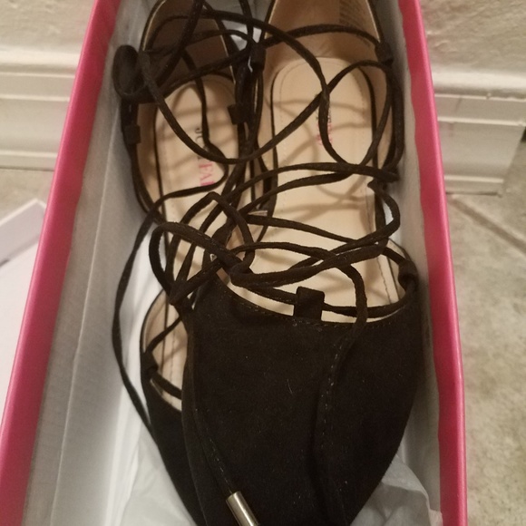 Black Flat Pointy Shoes - Picture 2 of 3